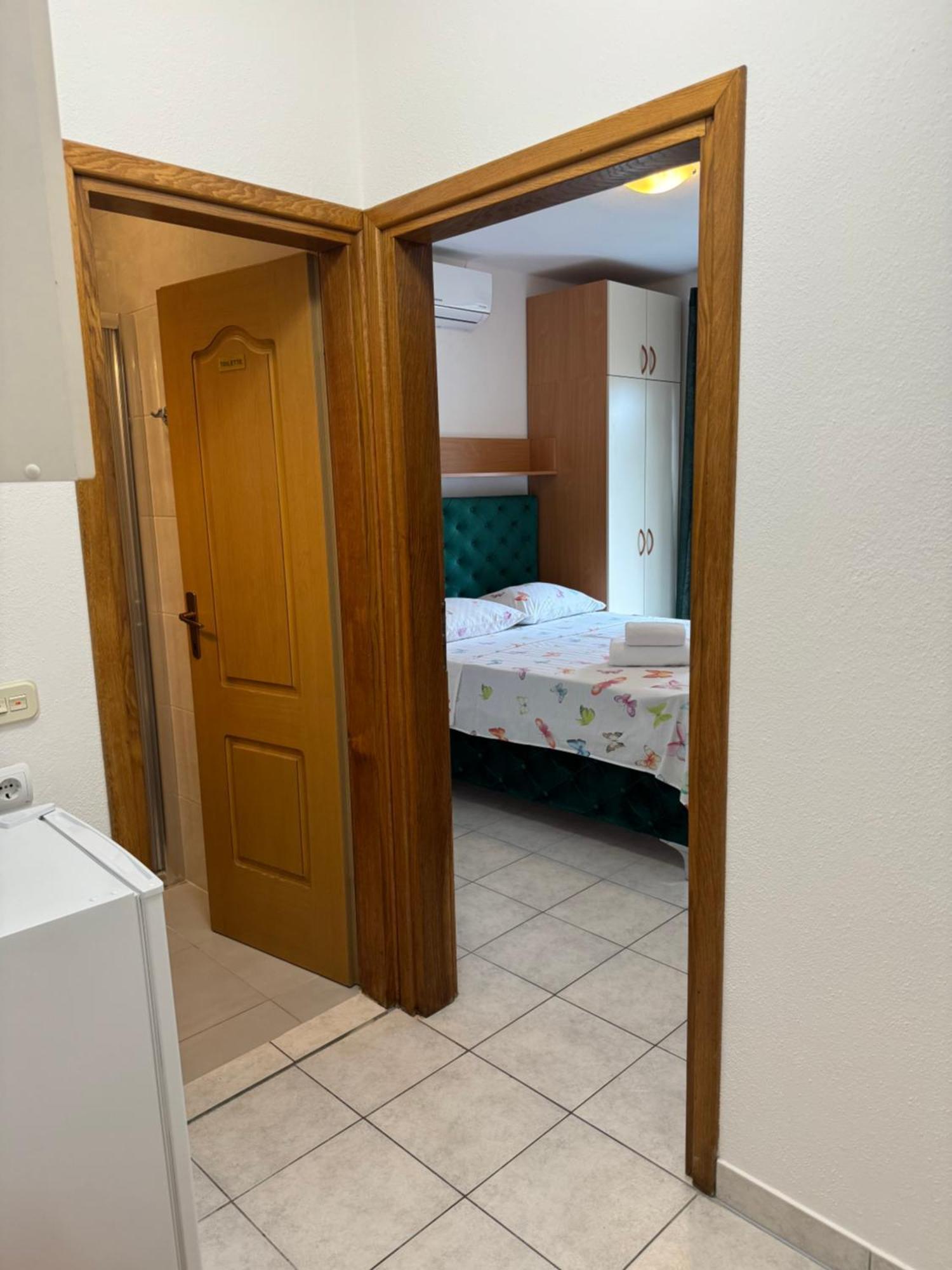 House 100M From The Beach With Free Parking And Breakfast Башка-Вода Экстерьер фото