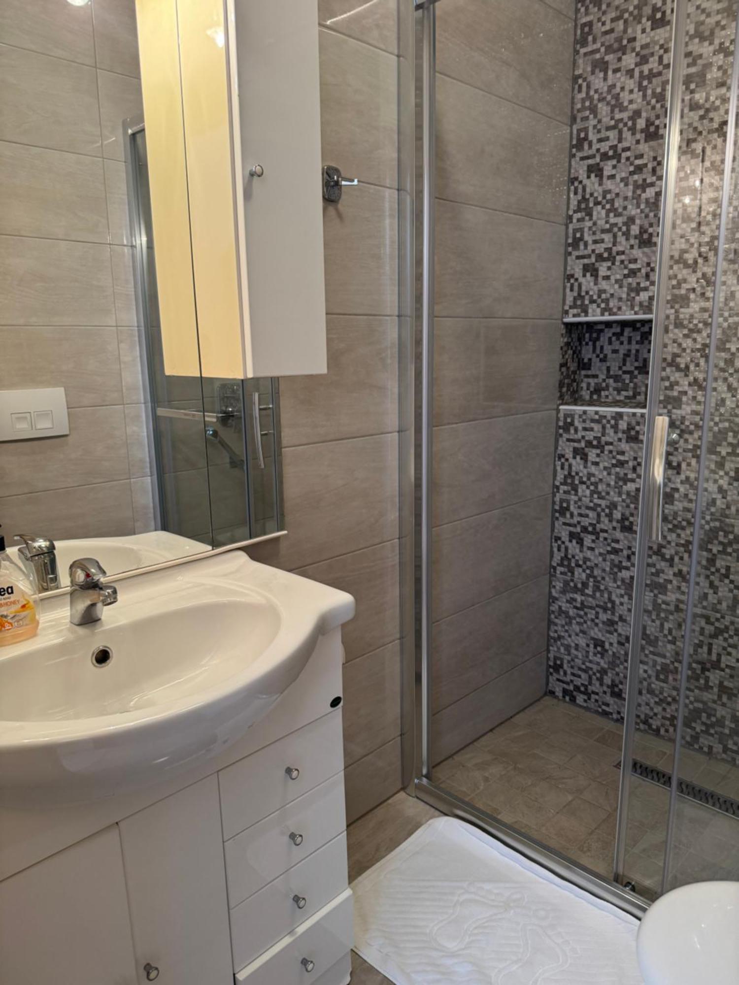 House 100M From The Beach With Free Parking And Breakfast Башка-Вода Экстерьер фото