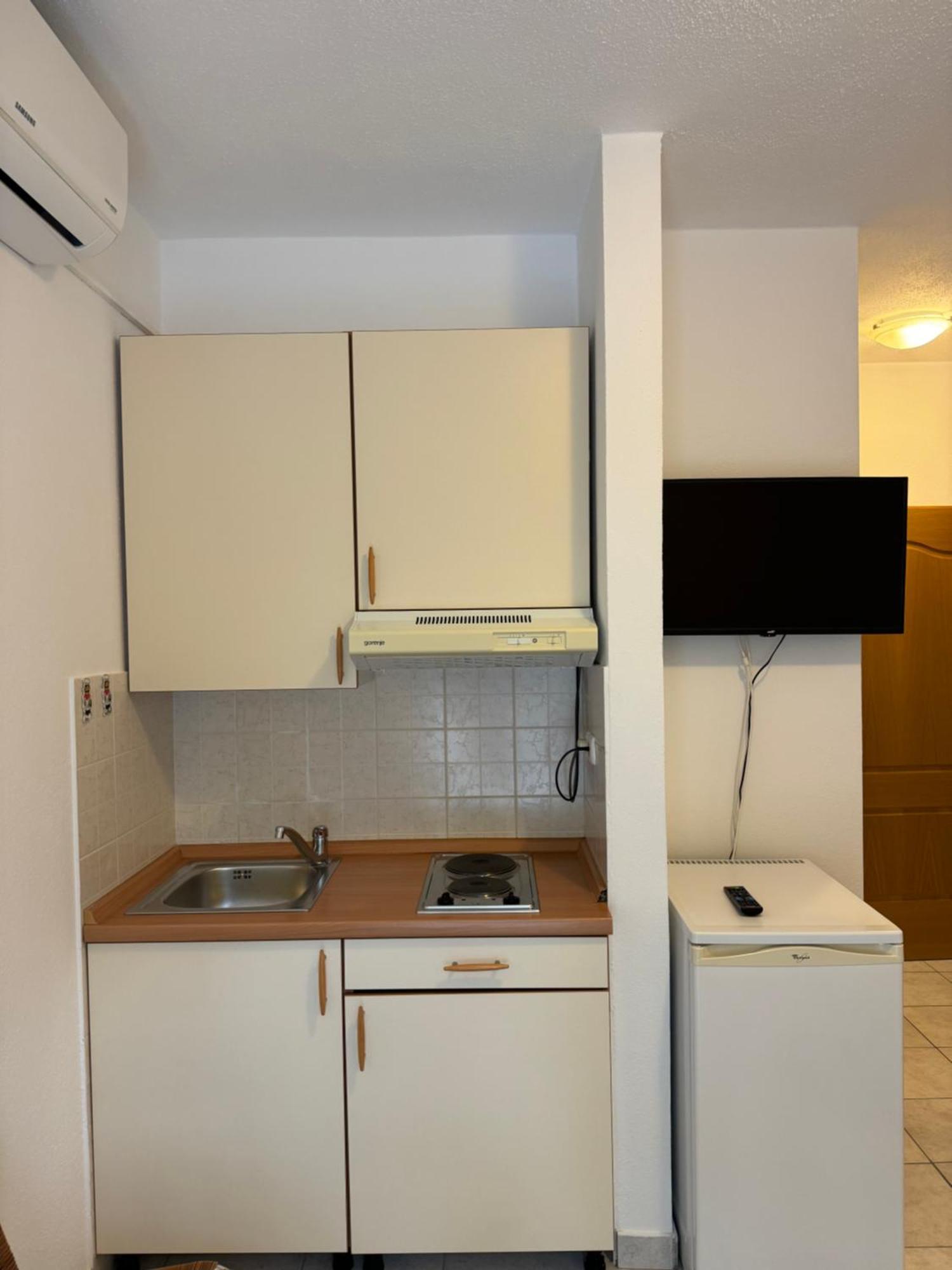 House 100M From The Beach With Free Parking And Breakfast Башка-Вода Экстерьер фото