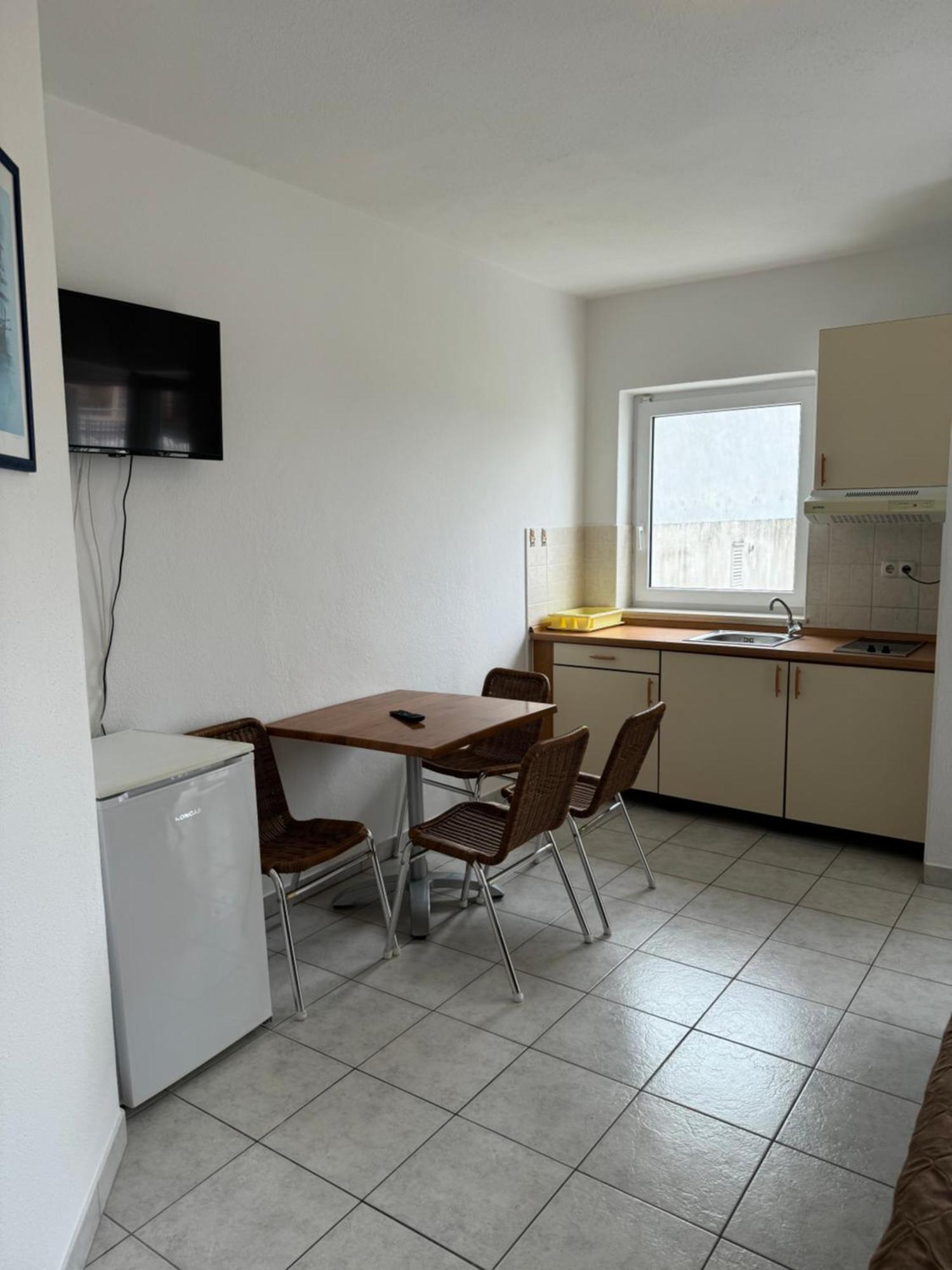 House 100M From The Beach With Free Parking And Breakfast Башка-Вода Экстерьер фото