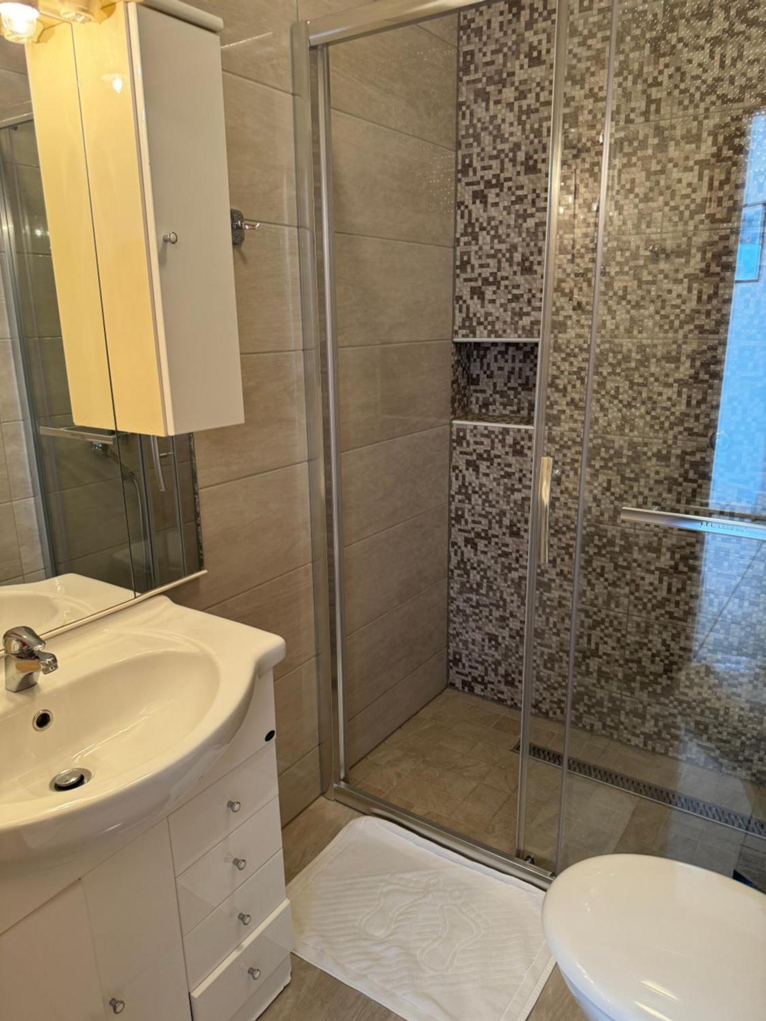 House 100M From The Beach With Free Parking And Breakfast Башка-Вода Экстерьер фото