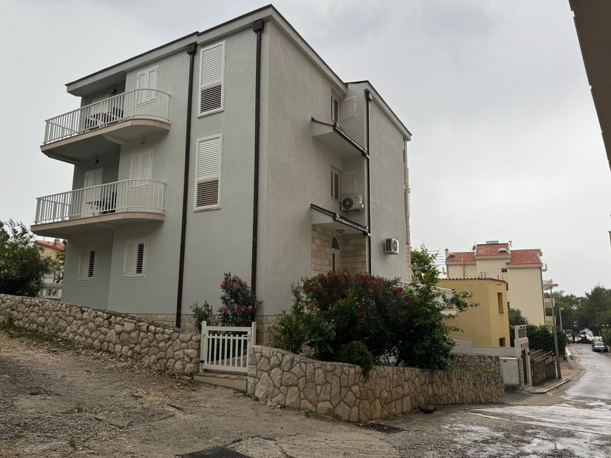 House 100M From The Beach With Free Parking And Breakfast Башка-Вода Экстерьер фото